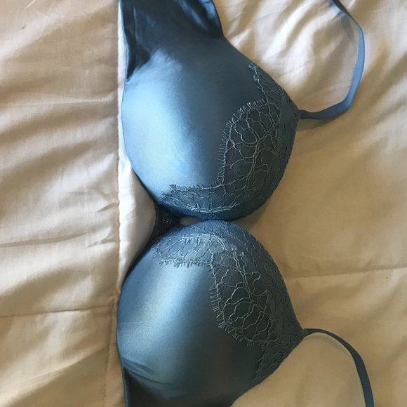 Bundle of 3 Beautiful Victoria Secret Push-Up Bras - Picture 2 of 6